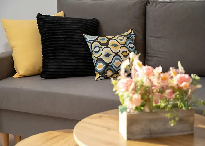 Cosy With Balcony By Renters Wroclaw