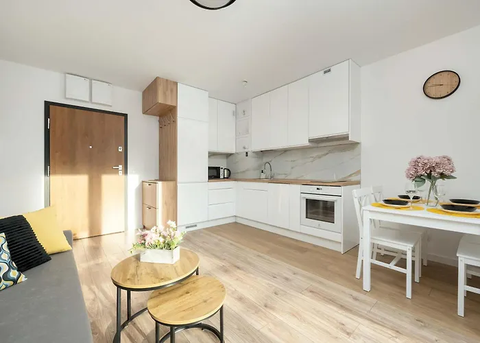 Cosy With Balcony By Renters *