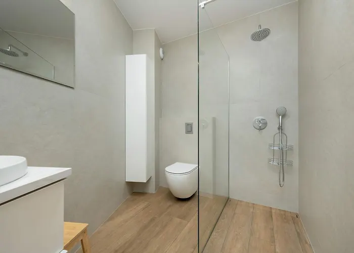 Cosy With Balcony By Renters Apartment