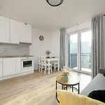 Διαμέρισμα Cosy With Balcony By Renters Βρότσλαβ