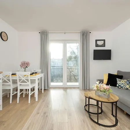 Cosy With Balcony By Renters Appartamento *