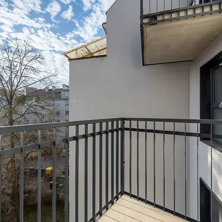 Апартаменты Cosy With Balcony By Renters