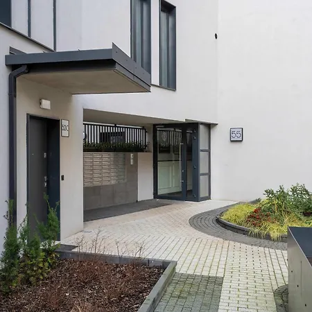 Cosy With Balcony By Renters Апартаменты