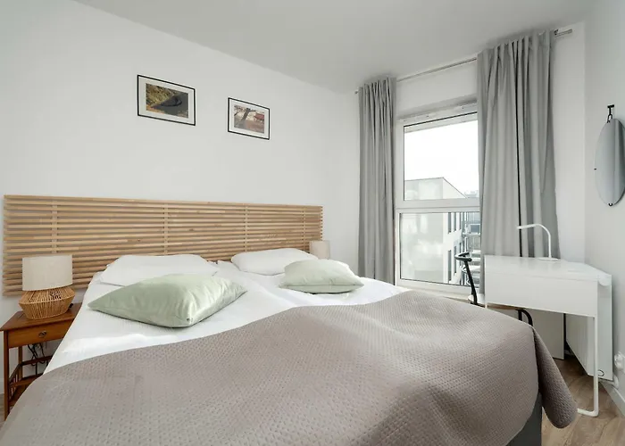 Cosy With Balcony By Renters * Wroclaw