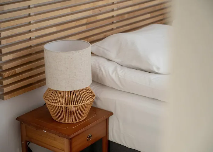 Cosy With Balcony By Renters Apartment *