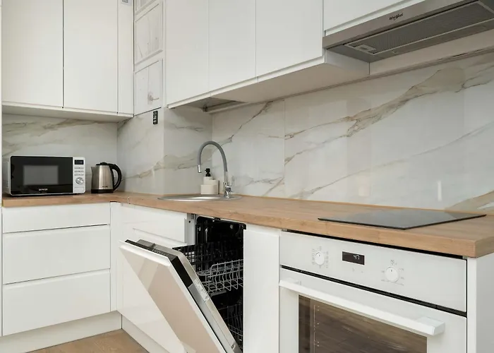 Cosy With Balcony By Renters * Breslavia