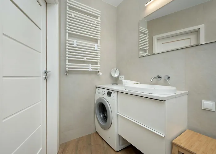 Cosy With Balcony By Renters Apartment